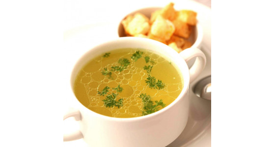 Куриный бульон с гренками, 700 гр. Куриный бульон с гренками, 700 гр.